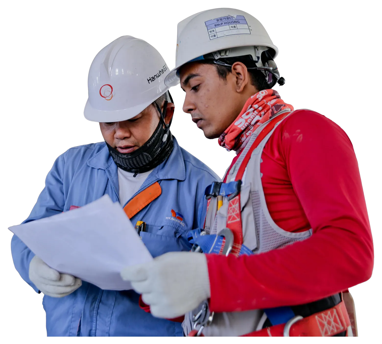 MightyLoc team discussing an application on site